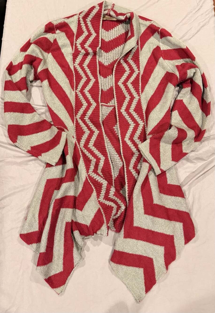 Bella Berry USA Fashion Inc Red and Grey Chevron Open Front Duster Cardigan S/M